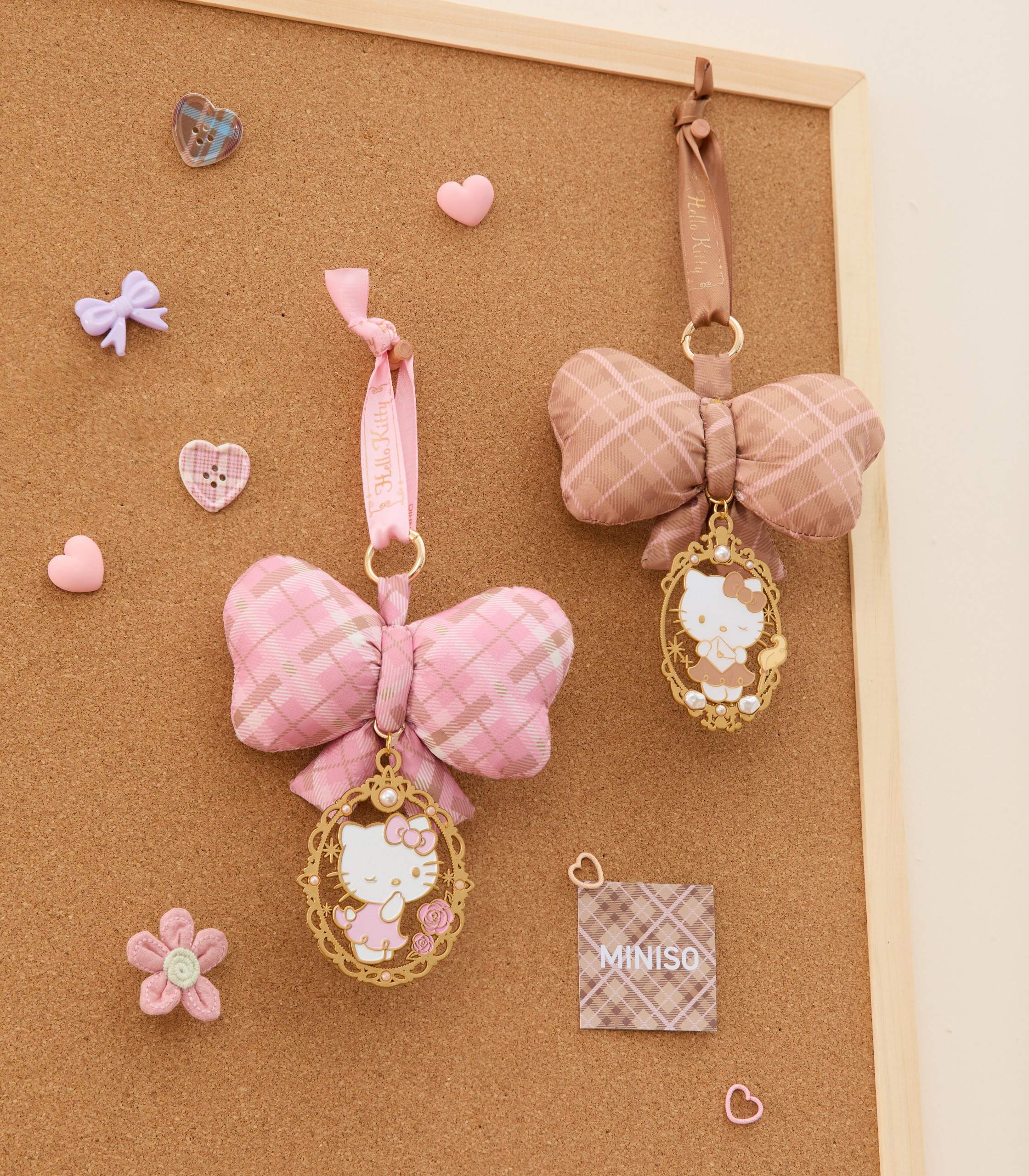 Hello Kitty Bow pendant