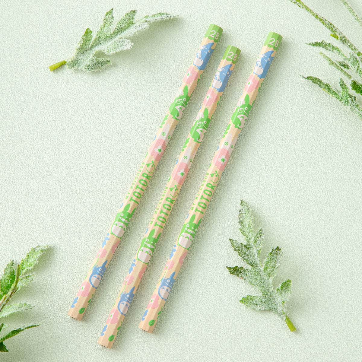My Neighbor Totoro 12 pencils colorful leaf pattern