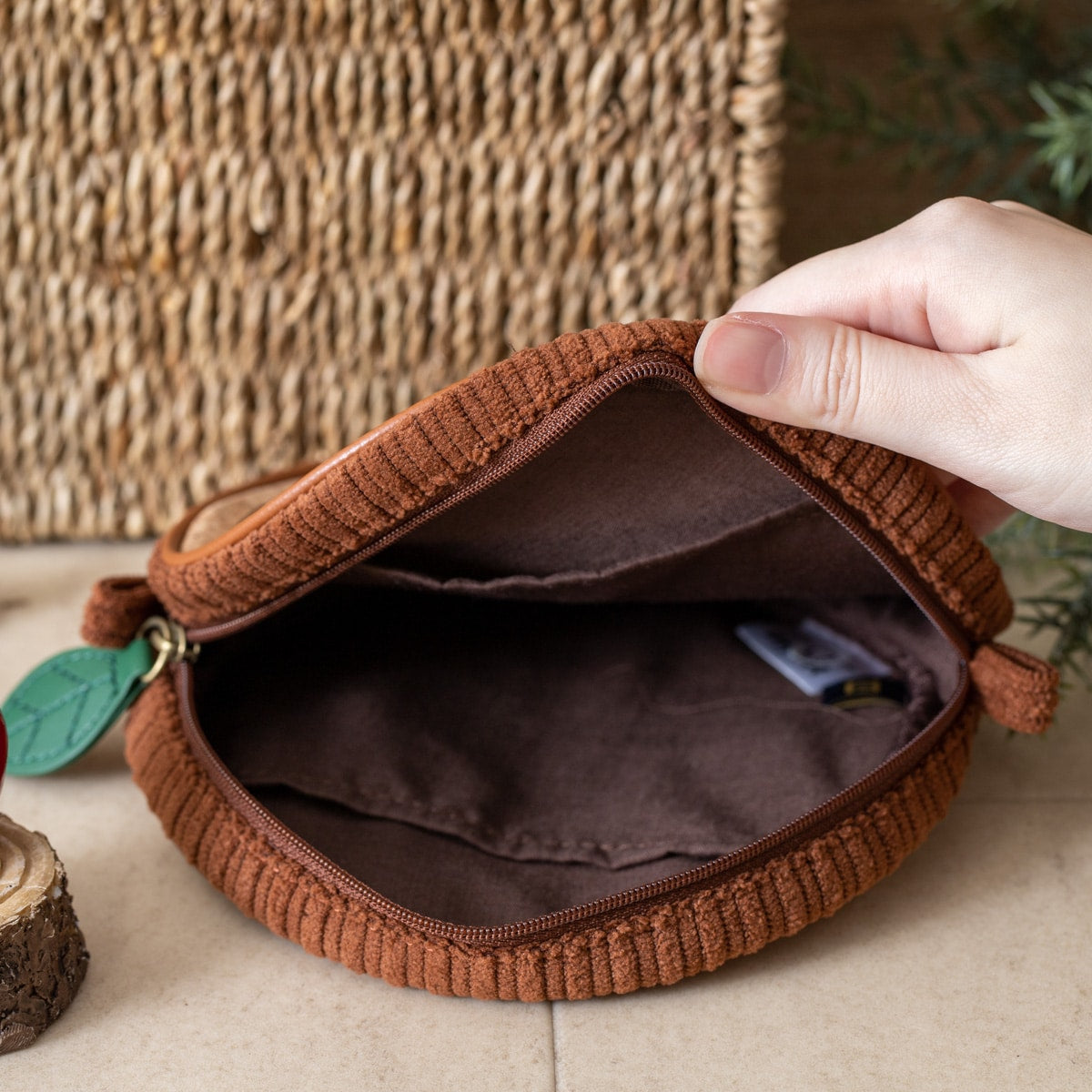 My Neighbor Totoro "Malta series" L round Pouch