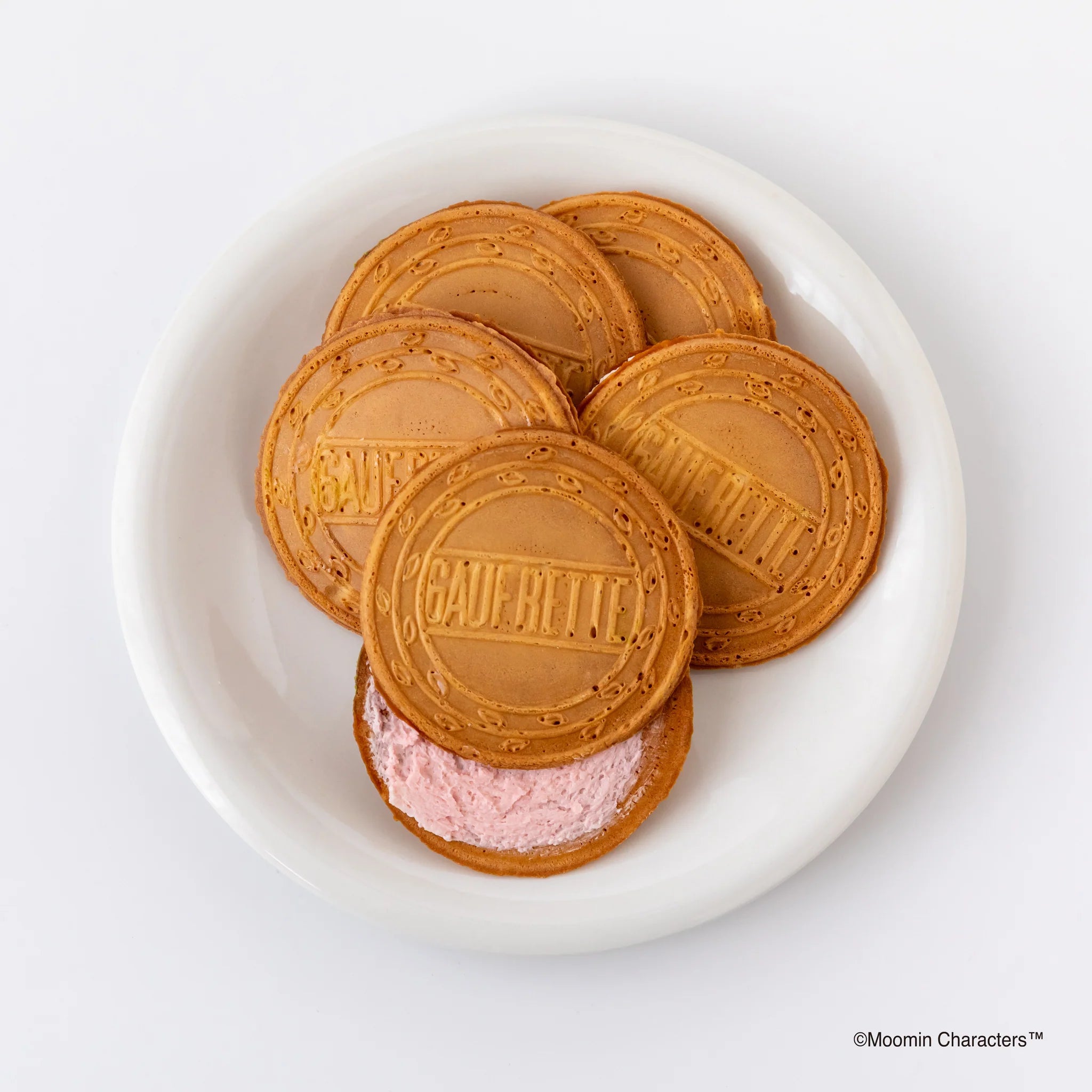 Moomin Strawberry Cream Gaufrette Biscuit