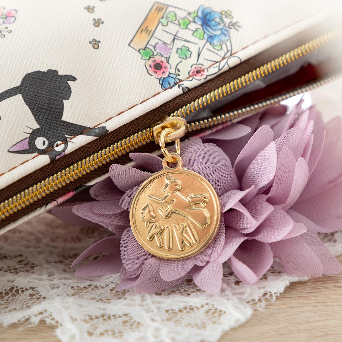 Kiki's delivery service flower series slim pouch